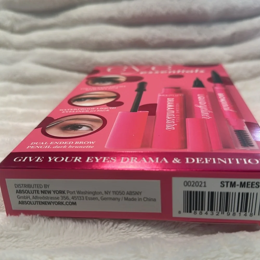 NWT Absolute New York Eye Essentials Mascara, Eyeliner, Pencil.